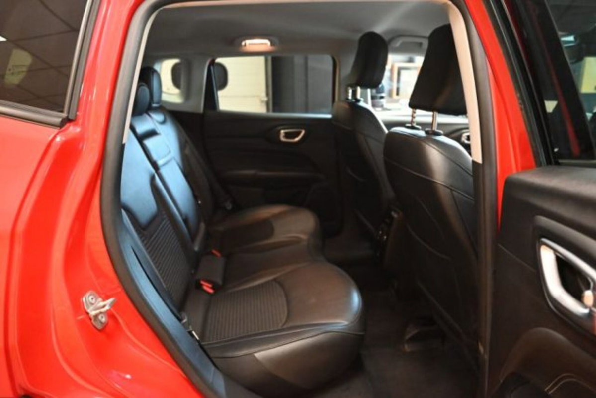 Jeep Compass 1.3 T4 190CV PHEV AT6 4xe Business Plus (11)