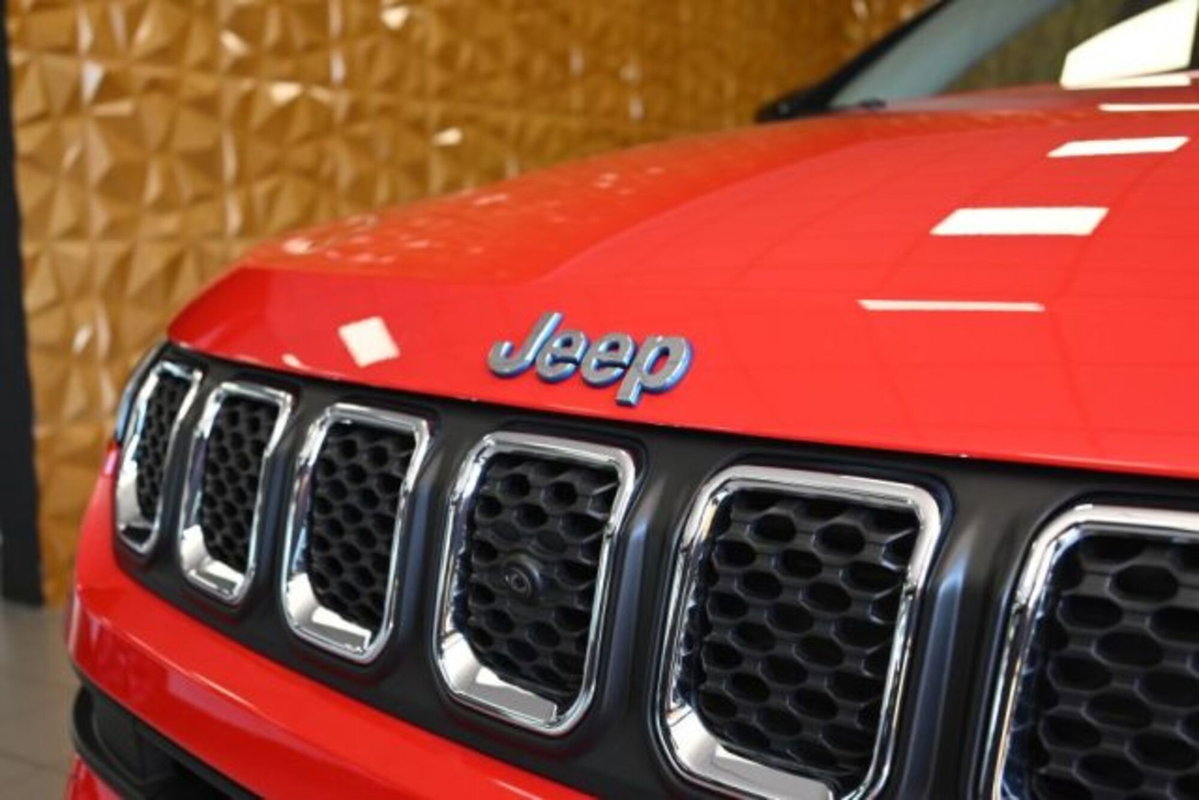 Jeep Compass 1.3 T4 190CV PHEV AT6 4xe Business Plus (13)