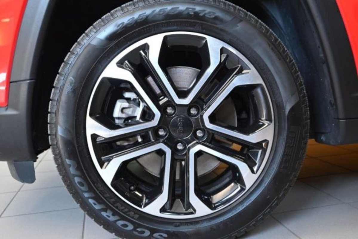 Jeep Compass 1.3 T4 190CV PHEV AT6 4xe Business Plus (16)