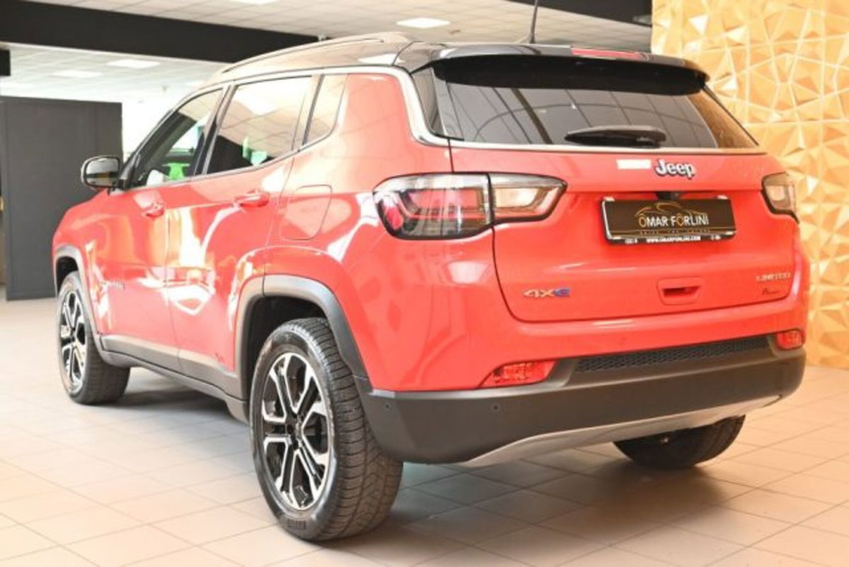 Jeep Compass 1.3 T4 190CV PHEV AT6 4xe Business Plus (3)