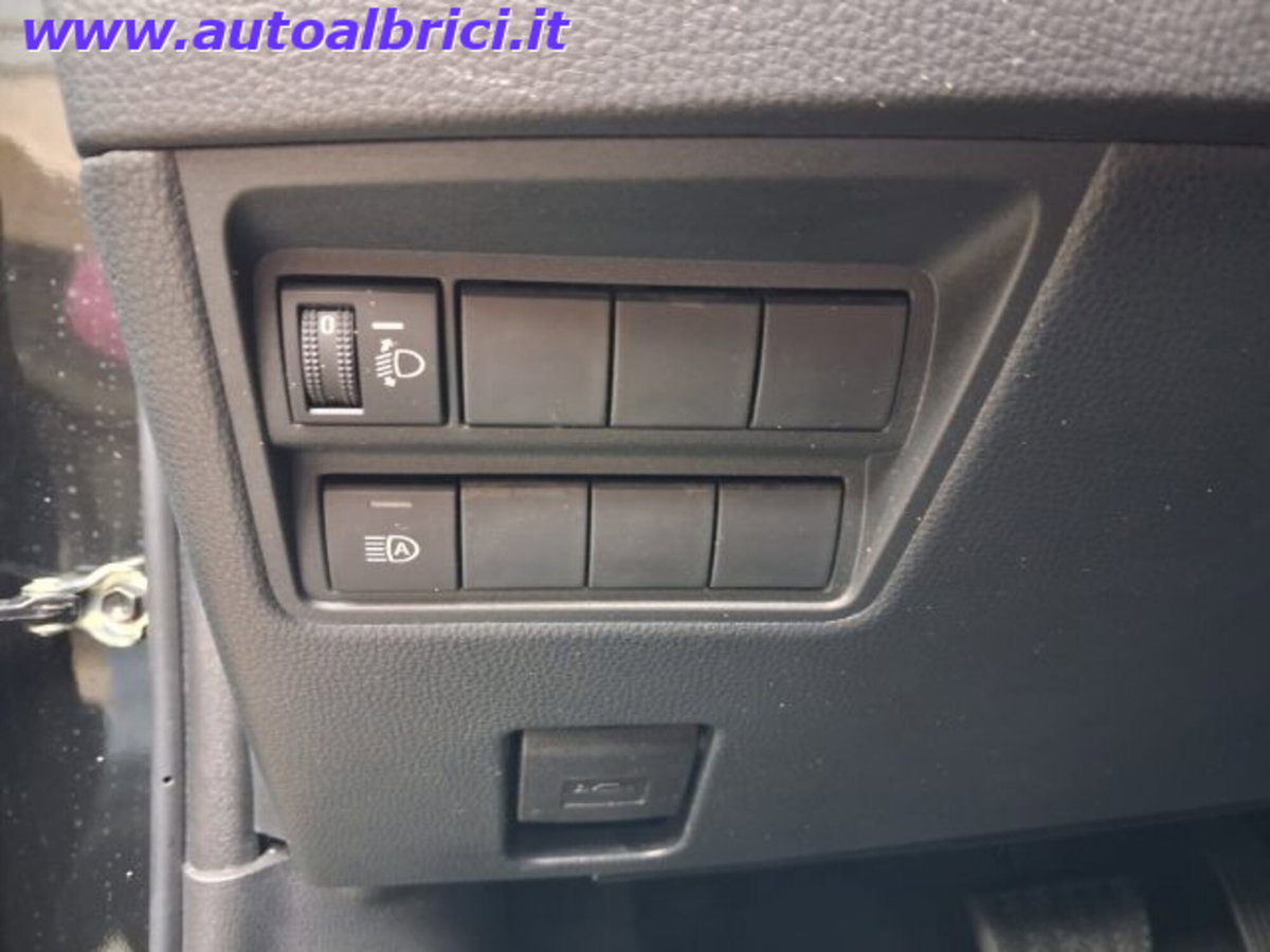 Toyota Yaris Active (15)