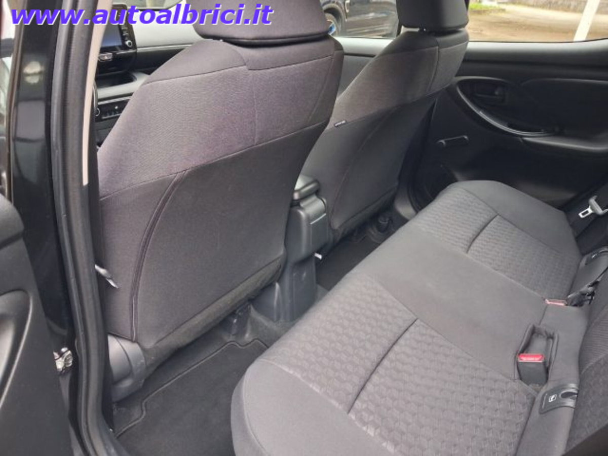 Toyota Yaris Active (19)