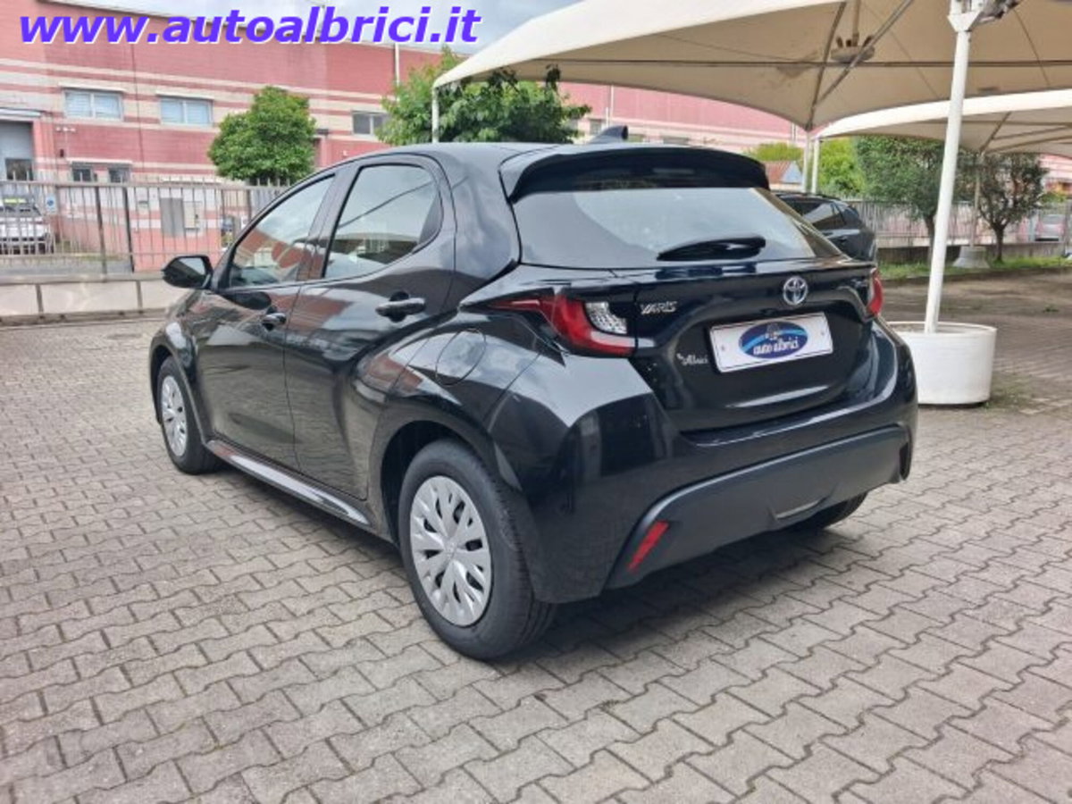 Toyota Yaris Active (7)