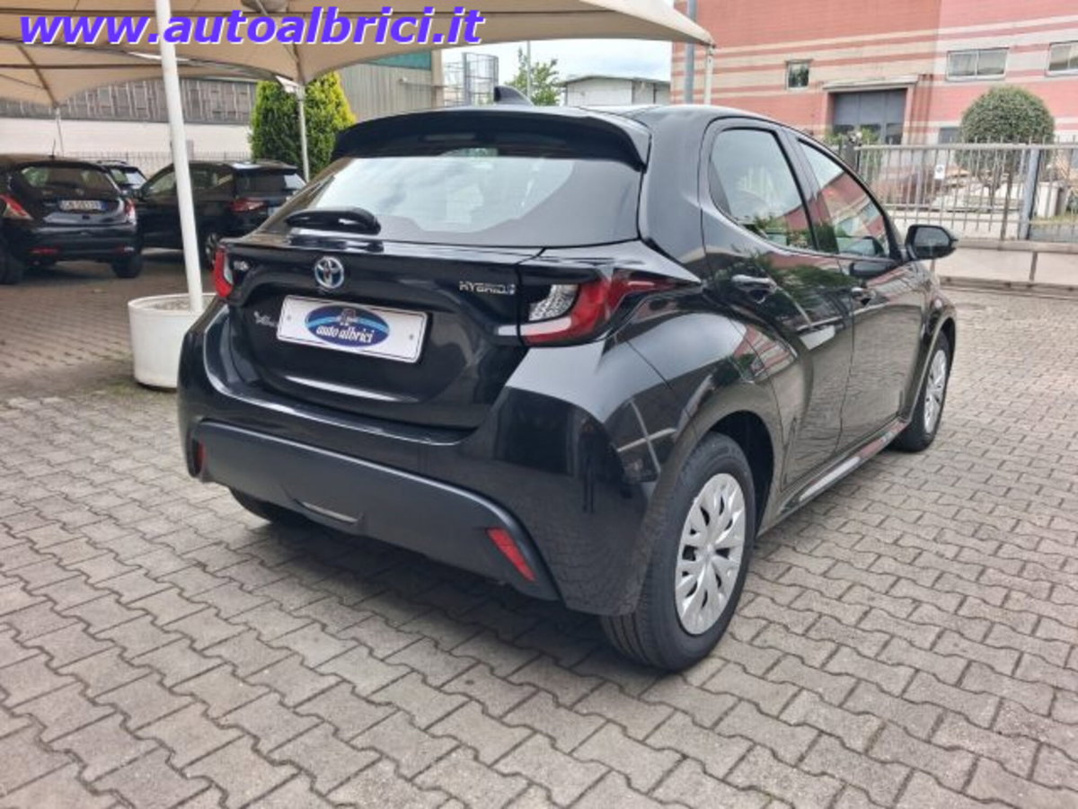 Toyota Yaris Active (9)