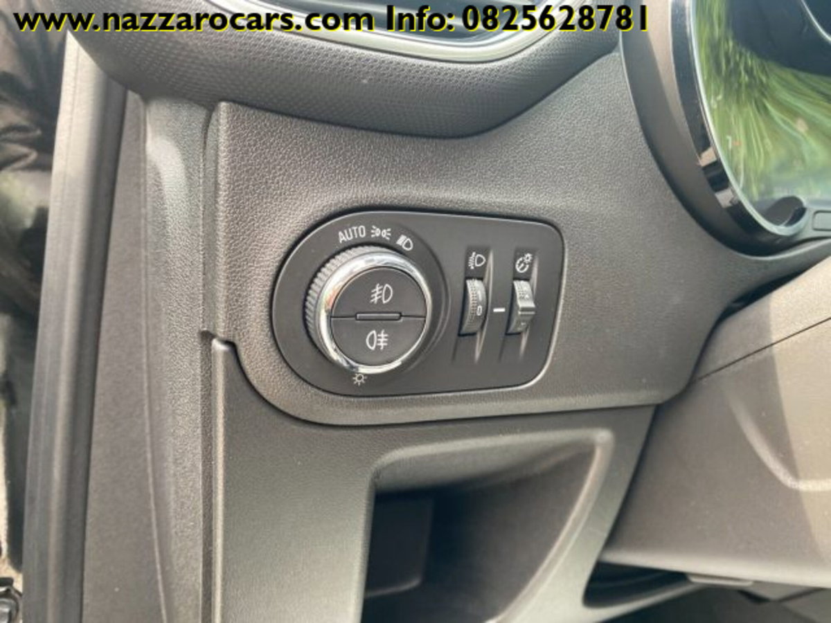 Opel Crossland 1.5 ECOTEC D 110 CV Start&Stop Elegance (15)
