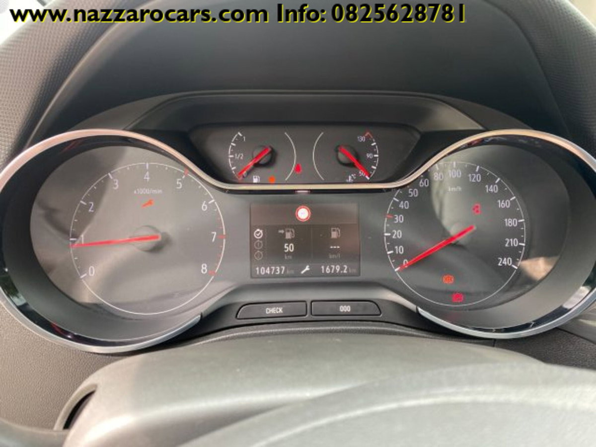 Opel Crossland 1.5 ECOTEC D 110 CV Start&Stop Elegance (9)