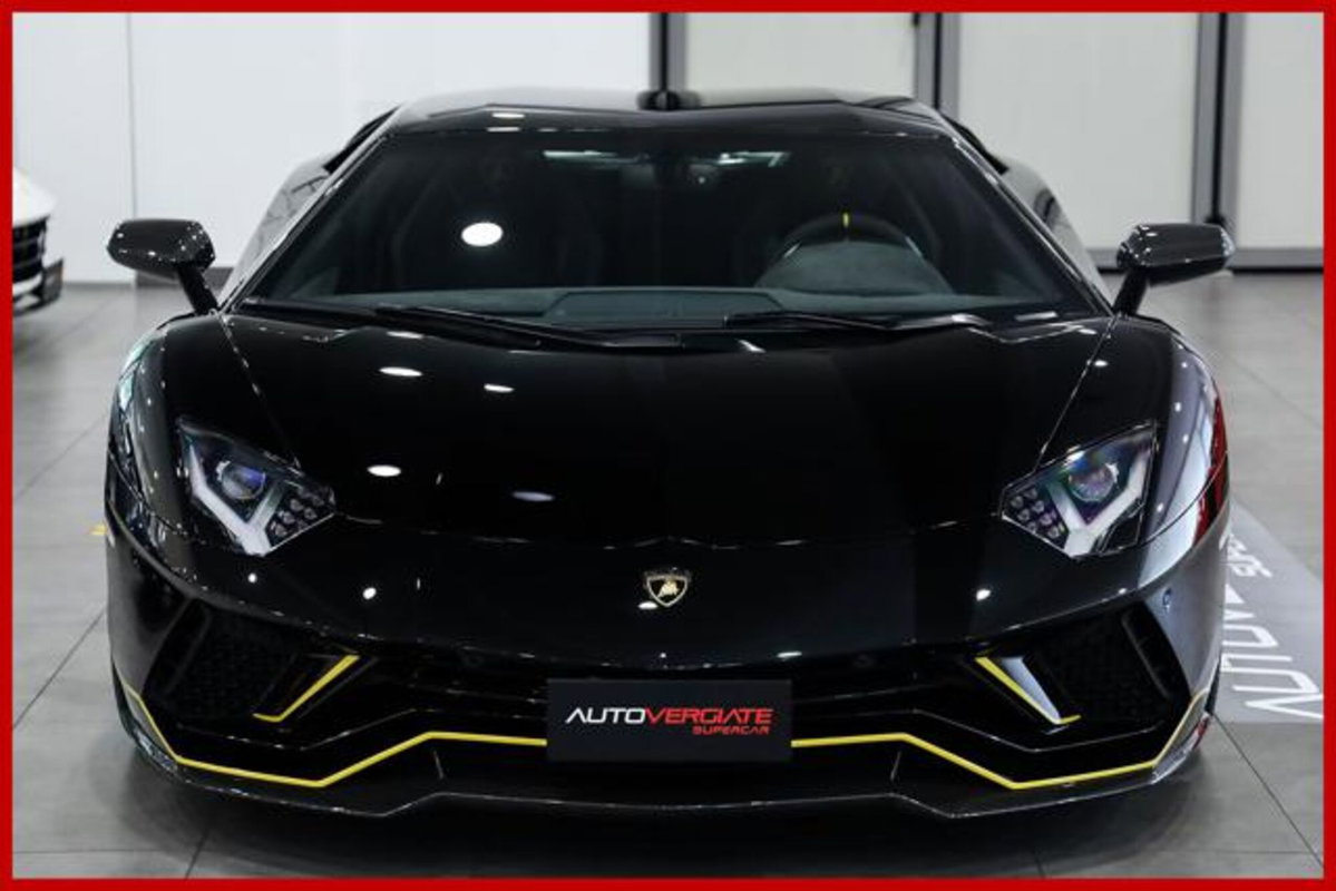 Lamborghini Aventador Coupé Ultimae 6.5 V12 (2)