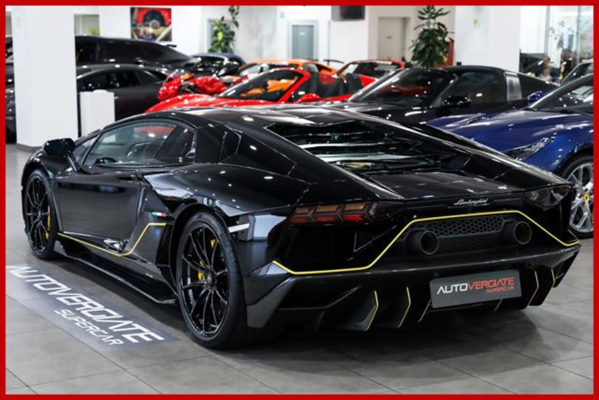 Lamborghini Aventador Coupé Ultimae 6.5 V12 (5)