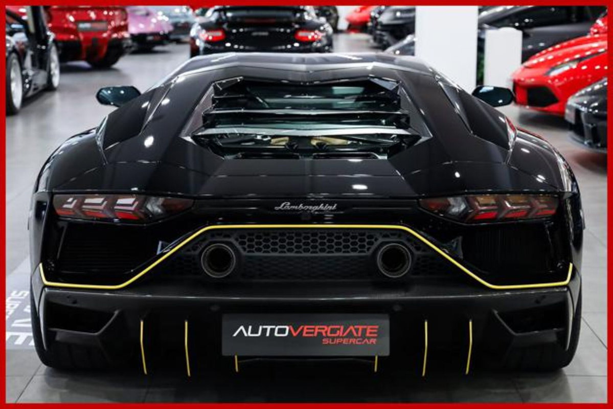 Lamborghini Aventador Coupé Ultimae 6.5 V12 (6)