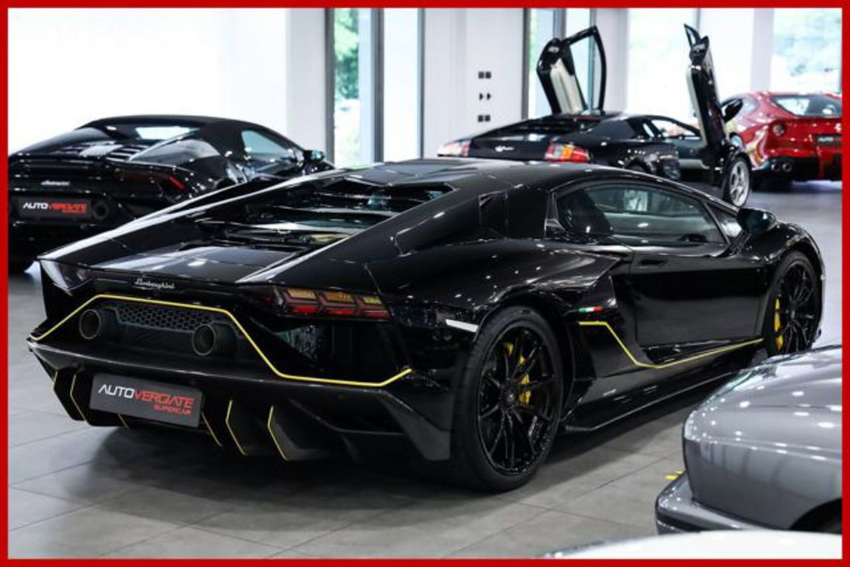 Lamborghini Aventador Coupé Ultimae 6.5 V12 (7)