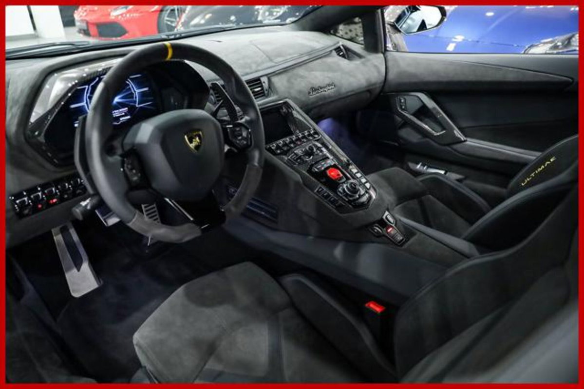 Lamborghini Aventador Coupé Ultimae 6.5 V12 (9)