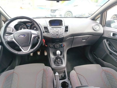 Ford Fiesta 1.5 TDCi 75CV 5 porte ST-Line (10)