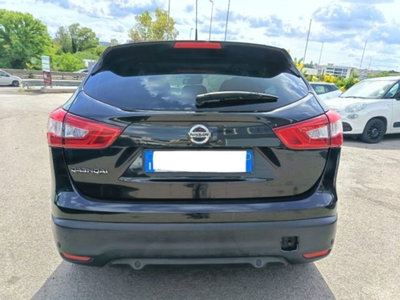 Nissan Qashqai 1.6 dCi 2WD Tekna (8)