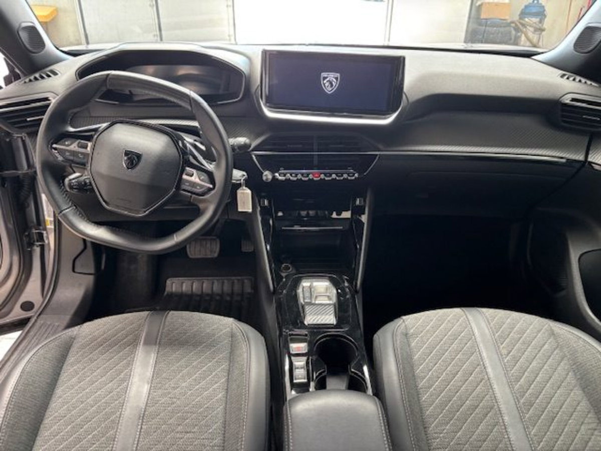 Peugeot 2008 BlueHDi 130 S&S EAT8 Allure Pack (16)