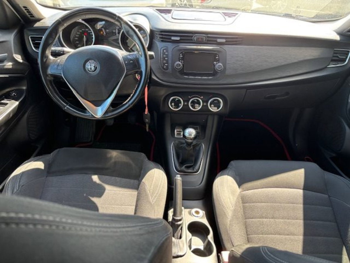 Alfa Romeo Giulietta 1.6 JTDm Super 120cv (11)