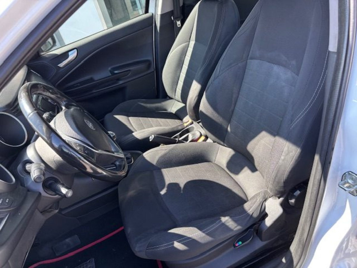 Alfa Romeo Giulietta 1.6 JTDm Super 120cv (9)