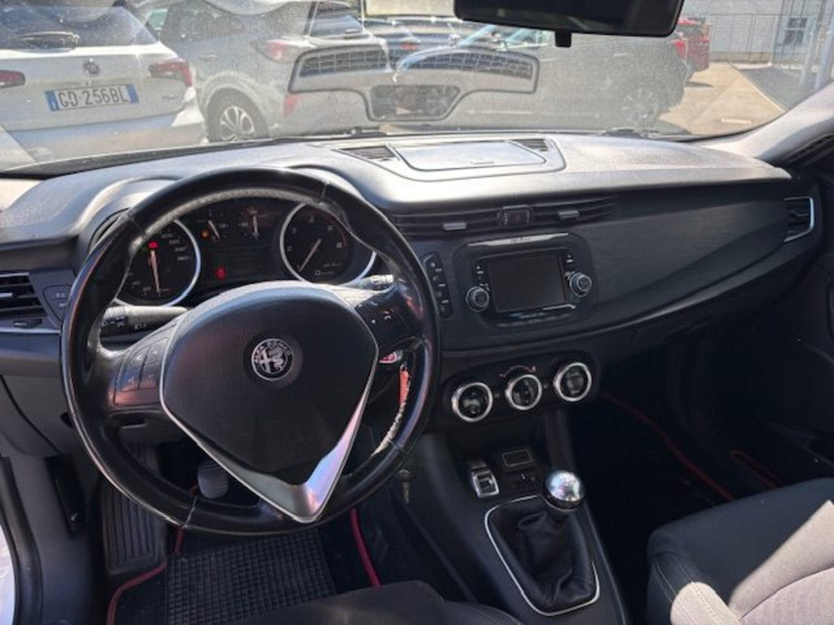 Alfa Romeo Giulietta 1.6 JTDm Super 120cv (13)