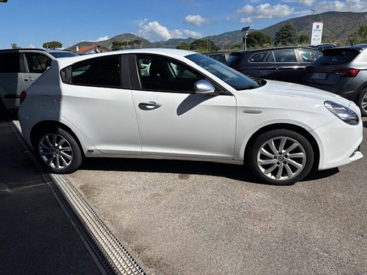 Alfa Romeo Giulietta 1.6 JTDm Super 120cv (3)