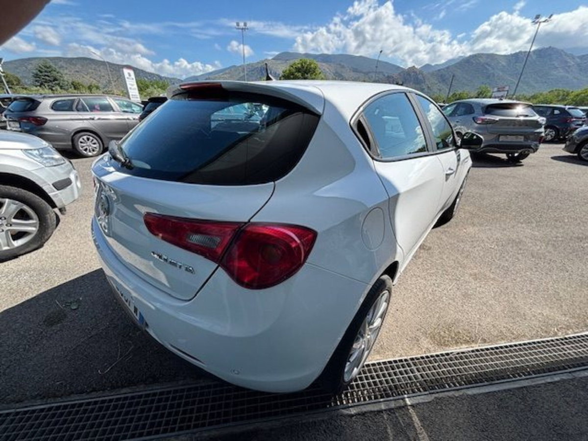 Alfa Romeo Giulietta 1.6 JTDm Super 120cv (4)