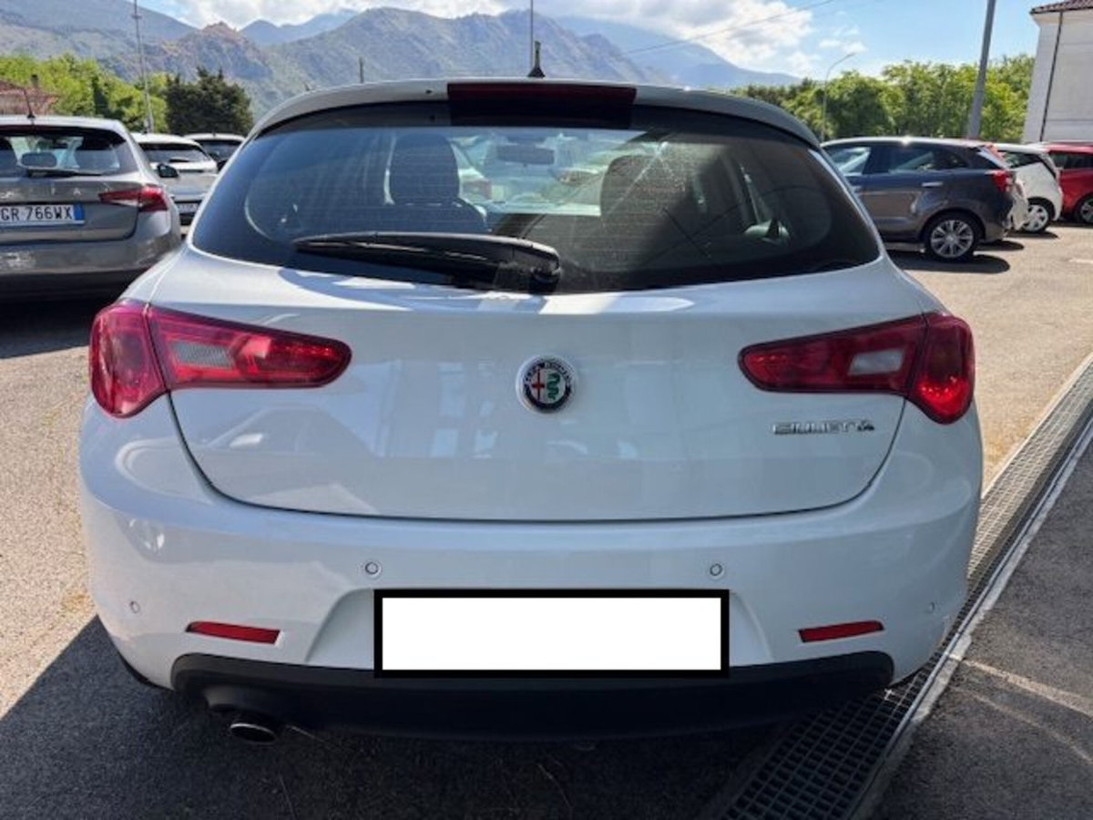 Alfa Romeo Giulietta 1.6 JTDm Super 120cv (5)