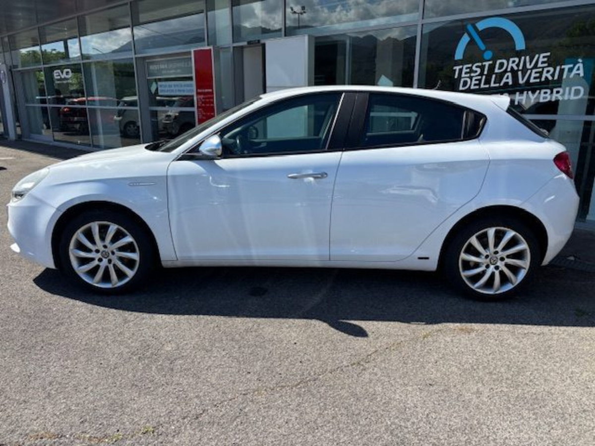 Alfa Romeo Giulietta 1.6 JTDm Super 120cv (7)