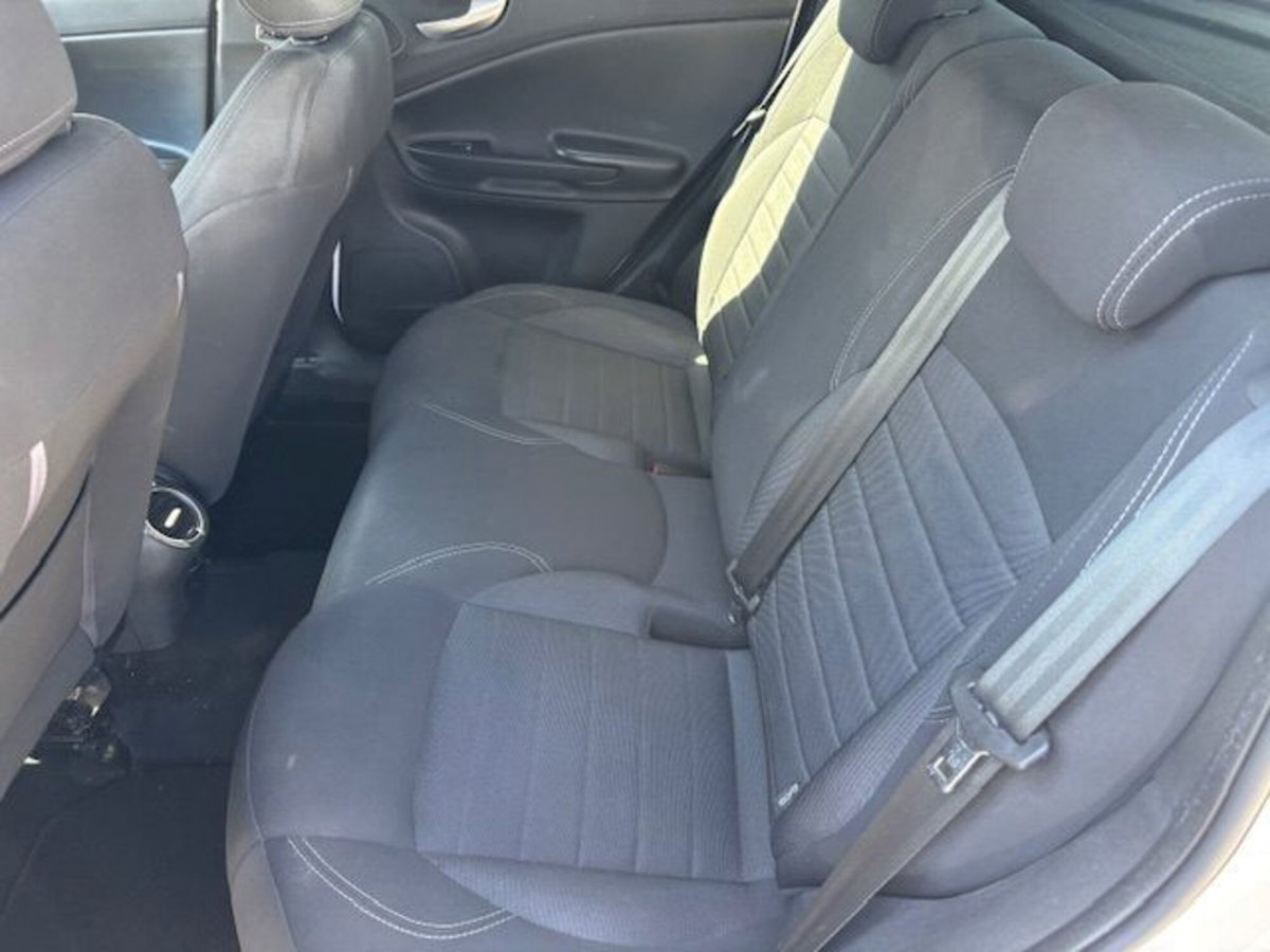 Alfa Romeo Giulietta 1.6 JTDm Super 120cv (10)