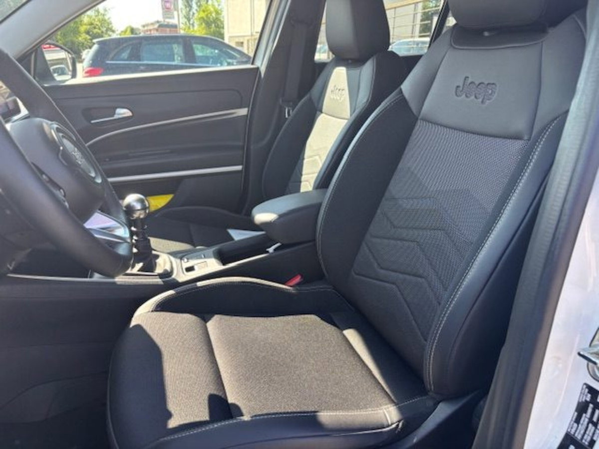 Jeep Avenger 1.2 turbo Summit fwd 100cv (14)