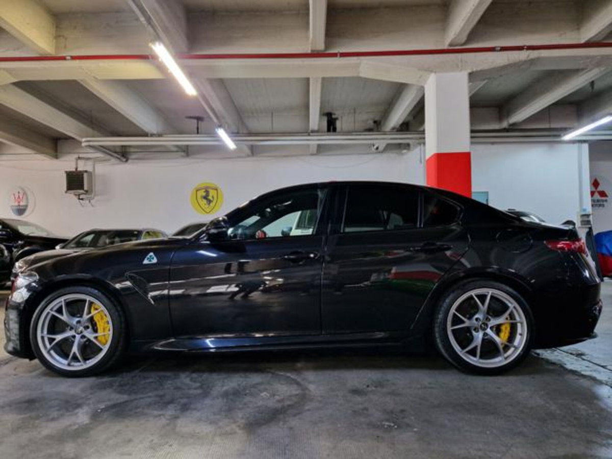 Alfa Romeo Giulia 2.9 T V6 Quadrifoglio (6)