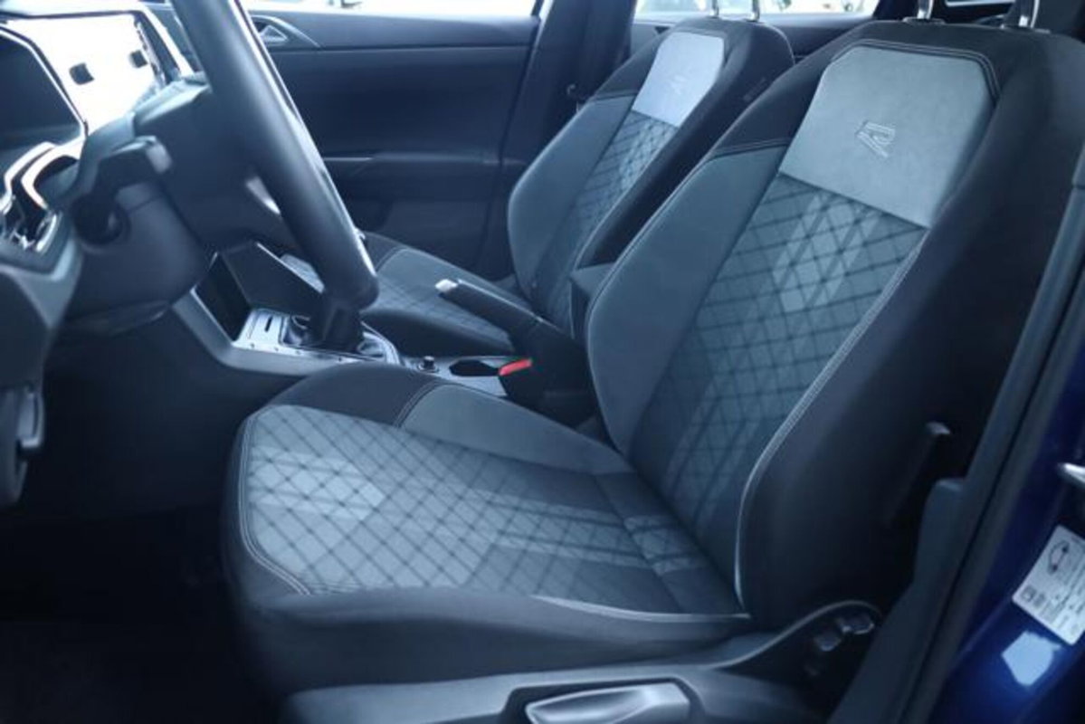 Volkswagen Taigo 1.0 tsi R-Line 115cv (9)