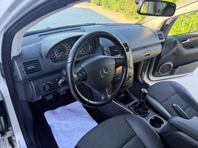 Mercedes-Benz Classe A 160 BlueEFFICIENCY Executive (9)