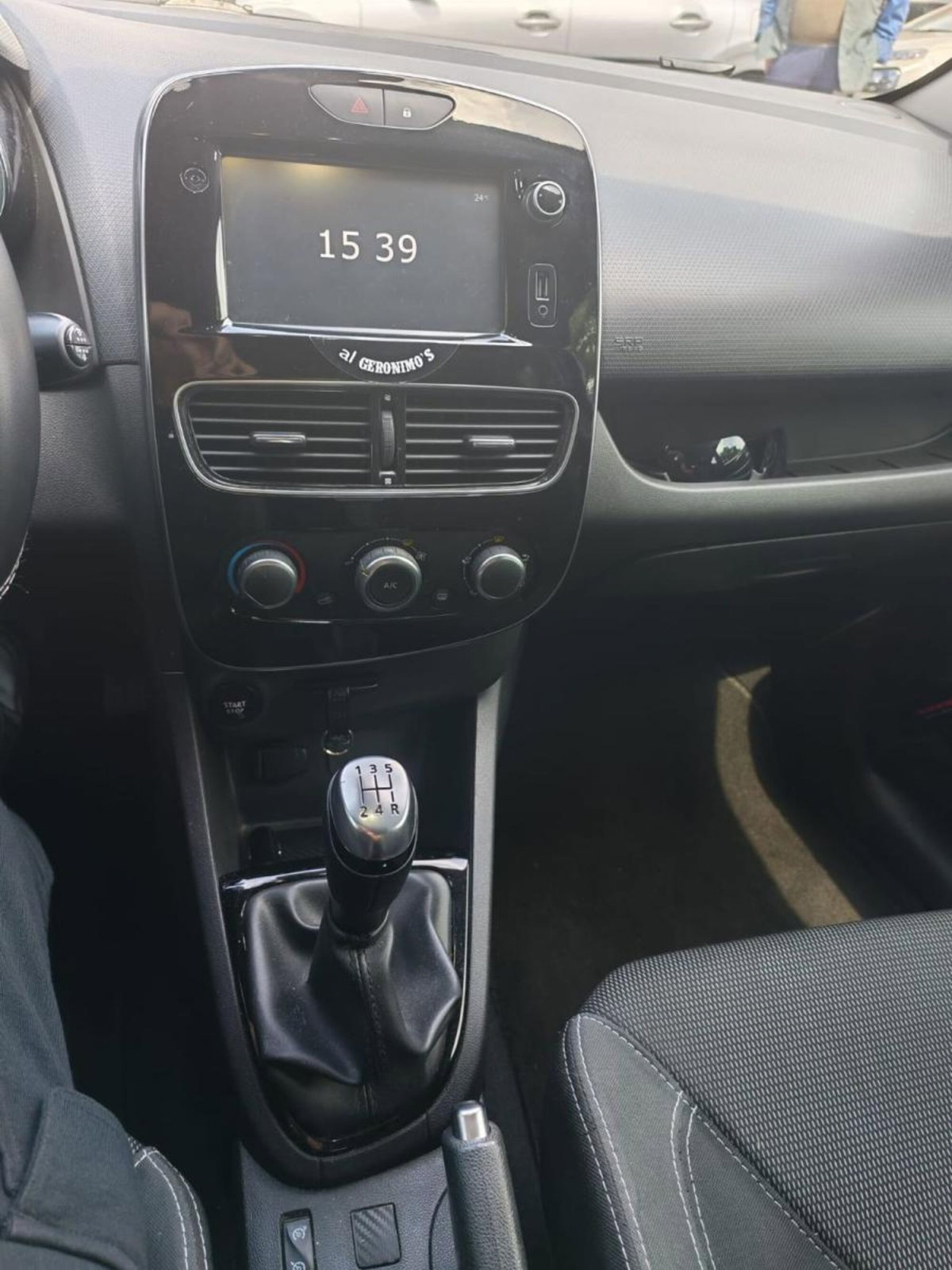 Renault Clio SporTour 1.5 dCi 75CV SporTour Confort (10)