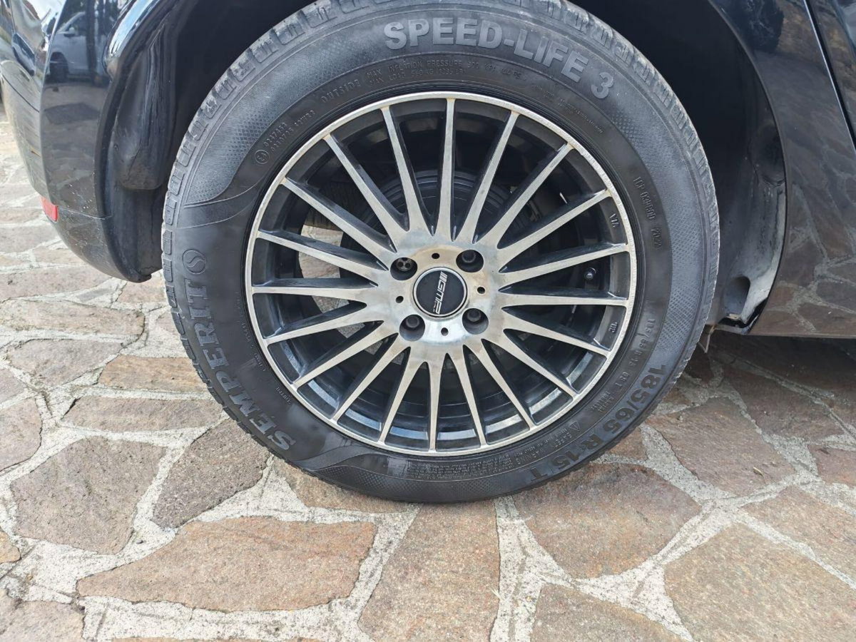 Renault Clio SporTour 1.5 dCi 75CV SporTour Confort (11)