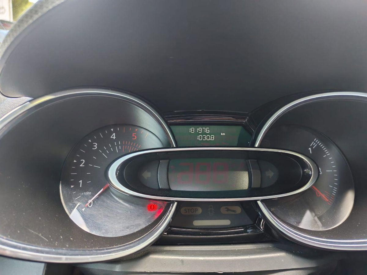 Renault Clio SporTour 1.5 dCi 75CV SporTour Confort (9)