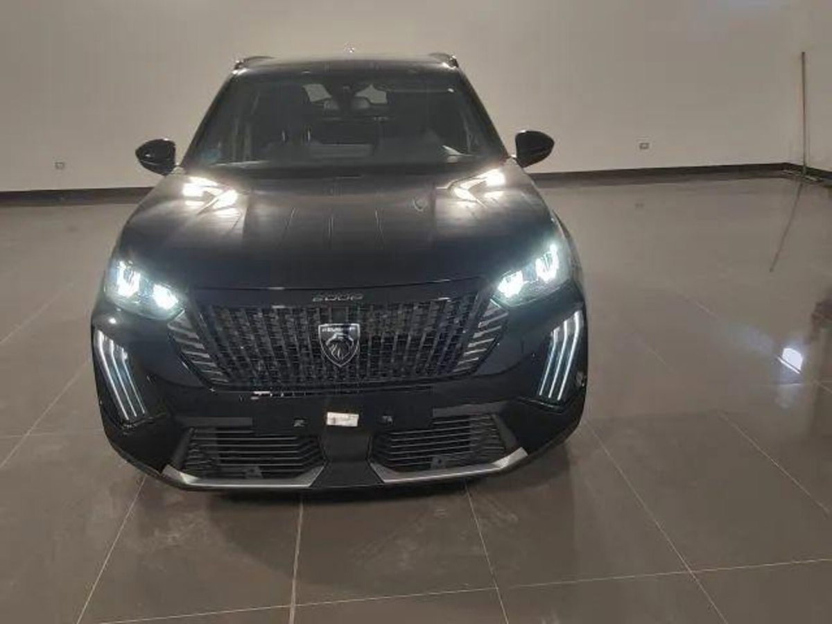 Peugeot 2008 PureTech 100 S&S Allure (2)