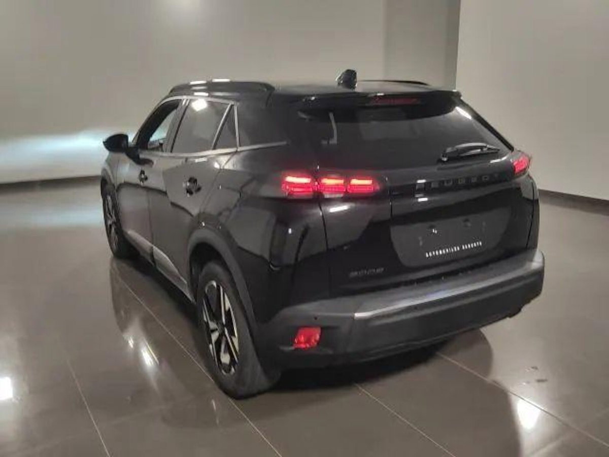 Peugeot 2008 PureTech 100 S&S Allure (6)