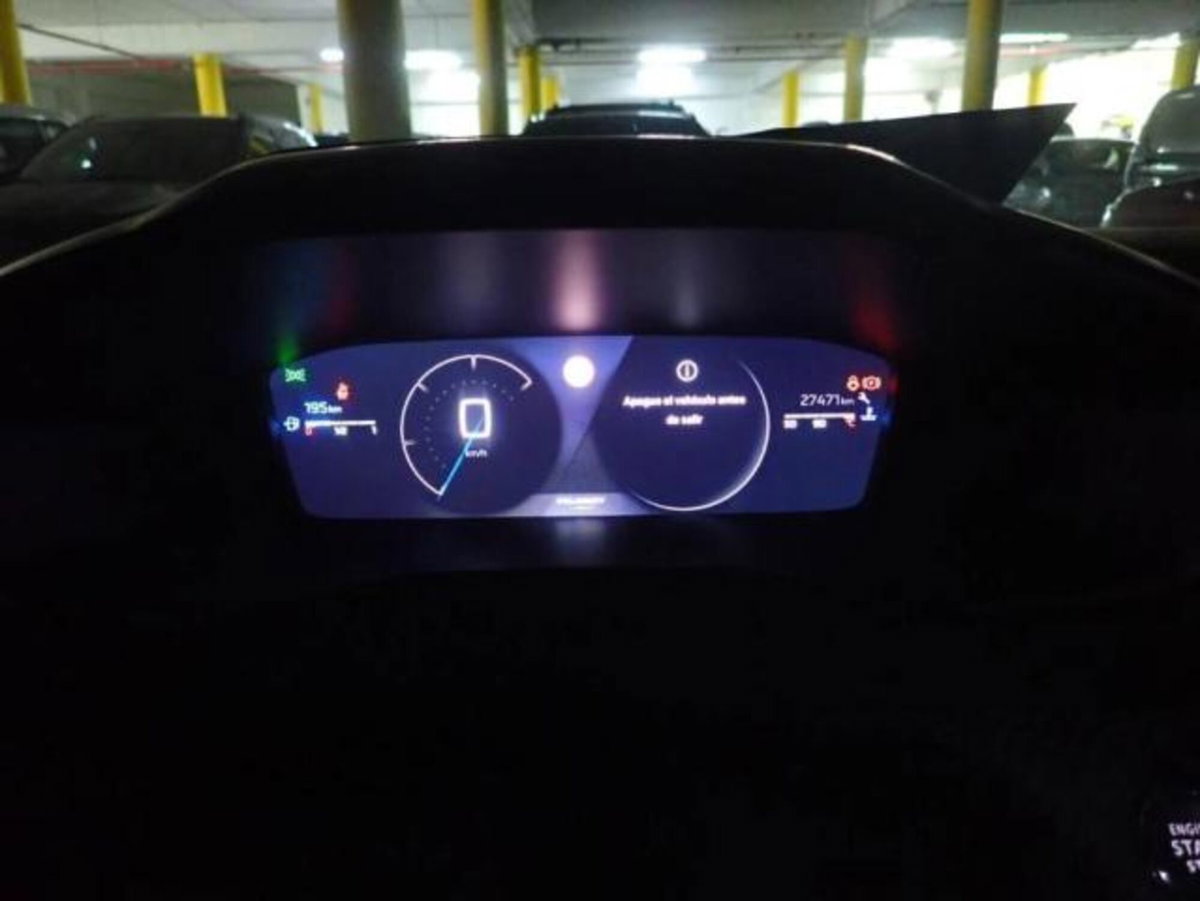 Peugeot 2008 PureTech 100 S&S Allure (9)