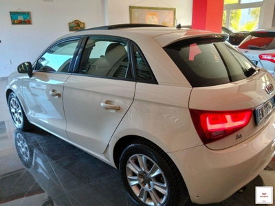 Audi A1 Sportback 1.6 TDI Ambition (2)