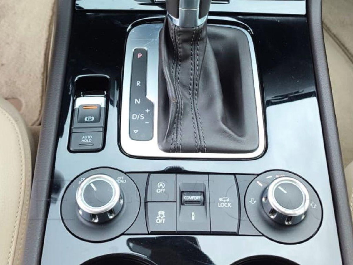Volkswagen Touareg 3.0 TDI 245 CV tip. BMT Terrain Tech Executive (15)