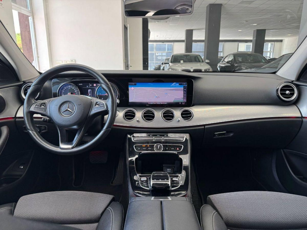 Mercedes-Benz Classe E Coupé 220 d 4Matic Premium (12)