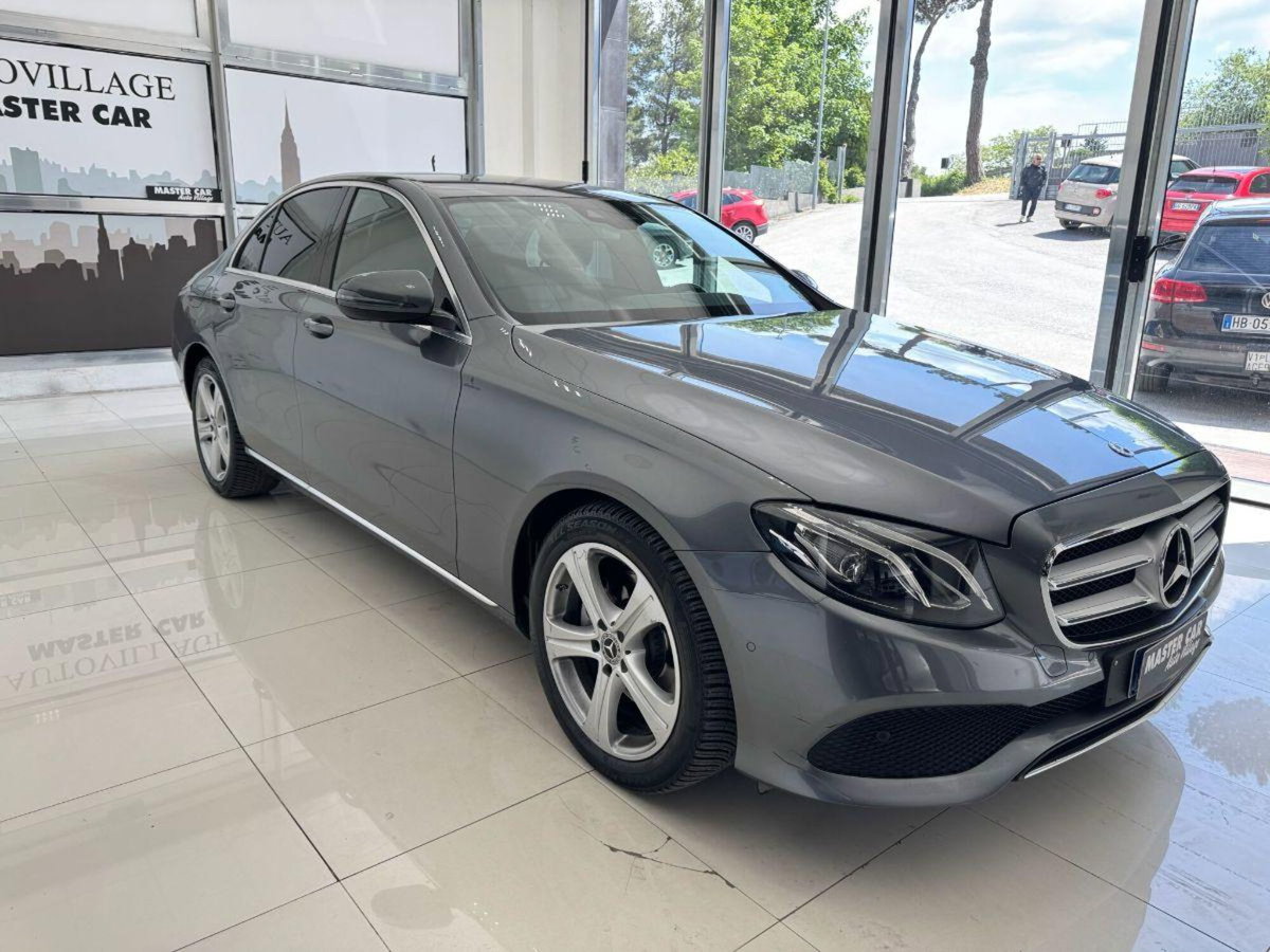 Mercedes-Benz Classe E Coupé 220 d 4Matic Premium (3)