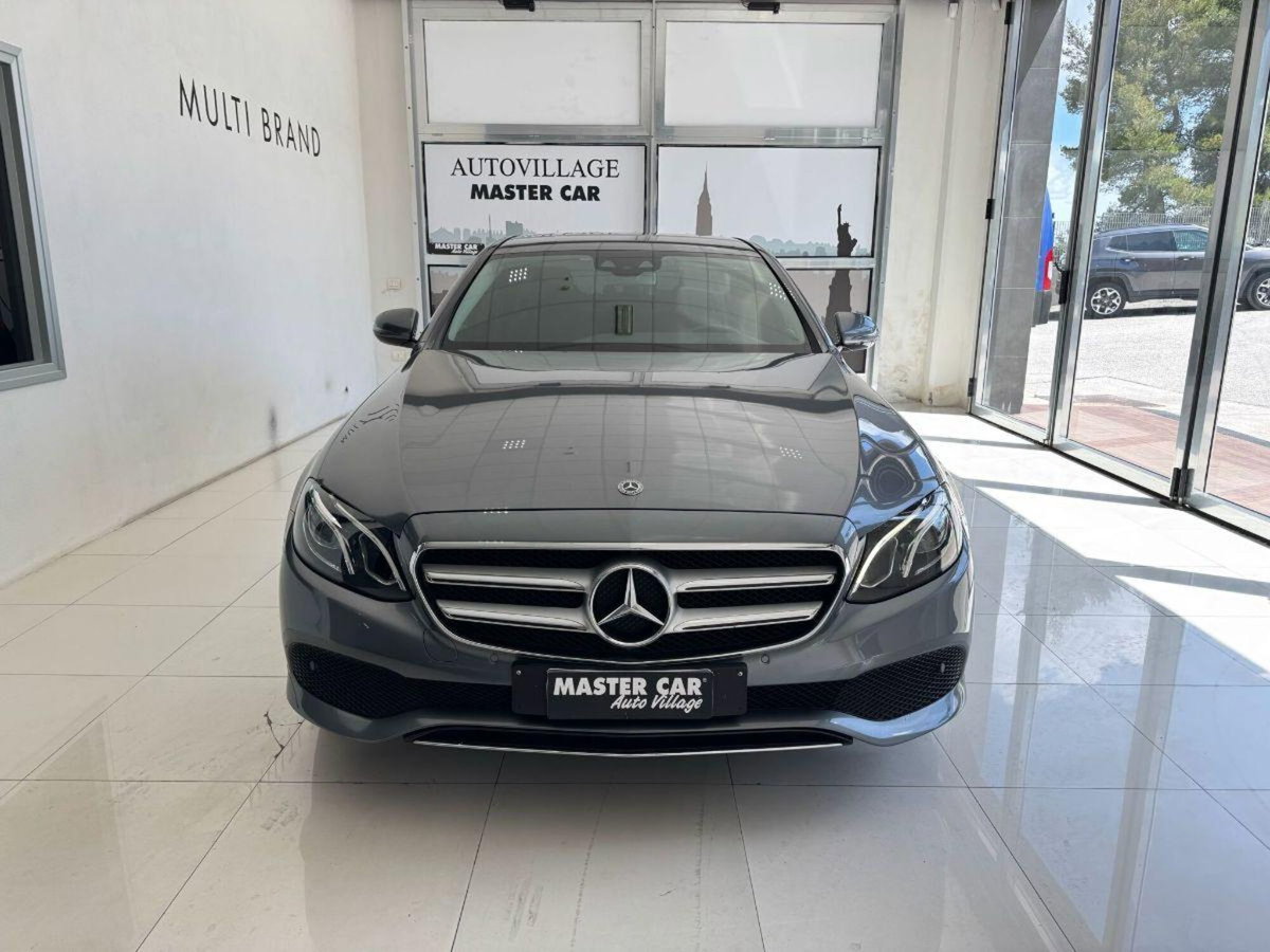 Mercedes-Benz Classe E Coupé 220 d 4Matic Premium (5)