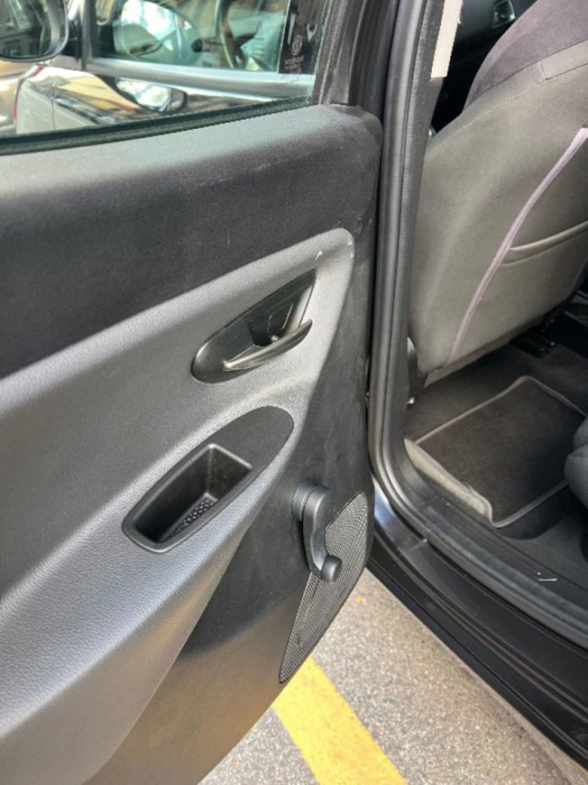 Lancia Ypsilon 1.2 69 CV 5 porte Platinum (10)