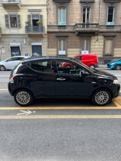 Lancia Ypsilon 1.2 69 CV 5 porte Platinum (2)