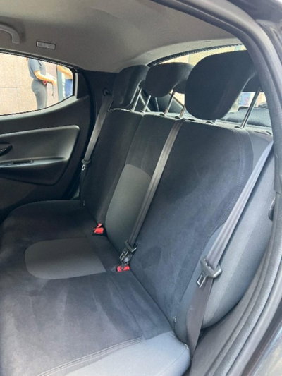 Lancia Ypsilon 1.2 69 CV 5 porte Platinum (9)