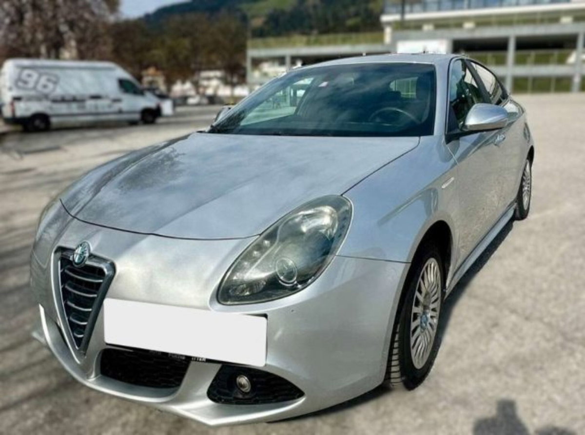 Alfa Romeo Giulietta 1.6 JTDm-2 Giulietta (2)