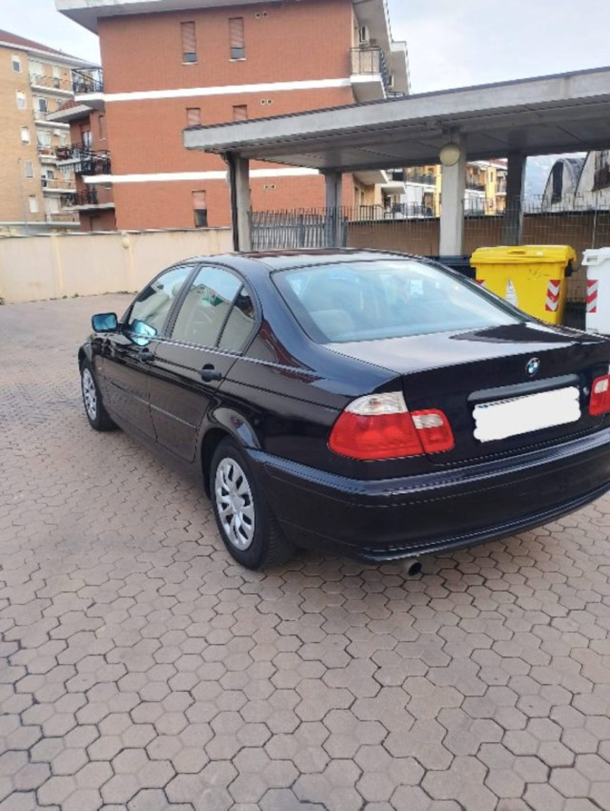 BMW Serie 3 316 4 porte (10)
