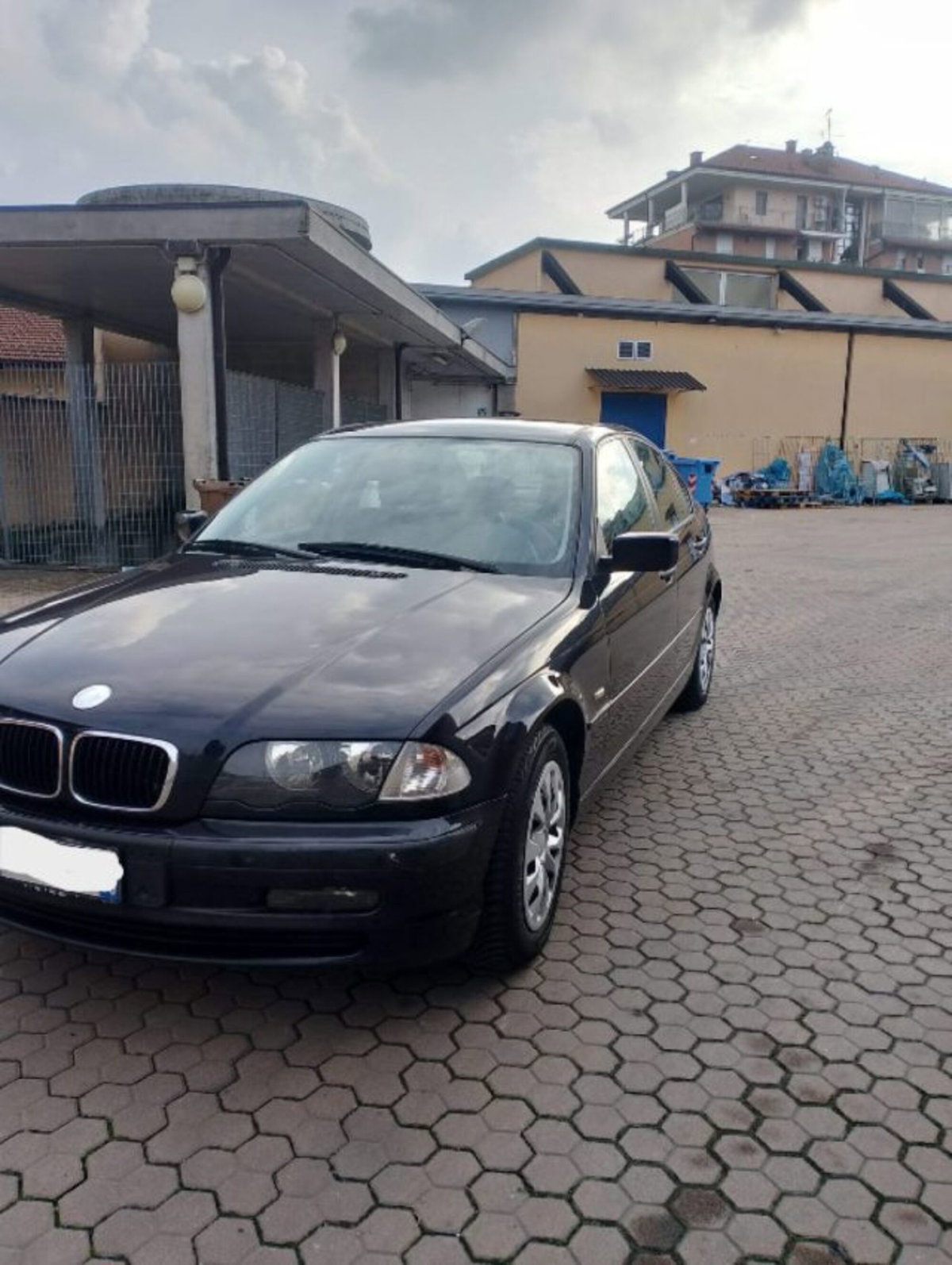 BMW Serie 3 316 4 porte (2)