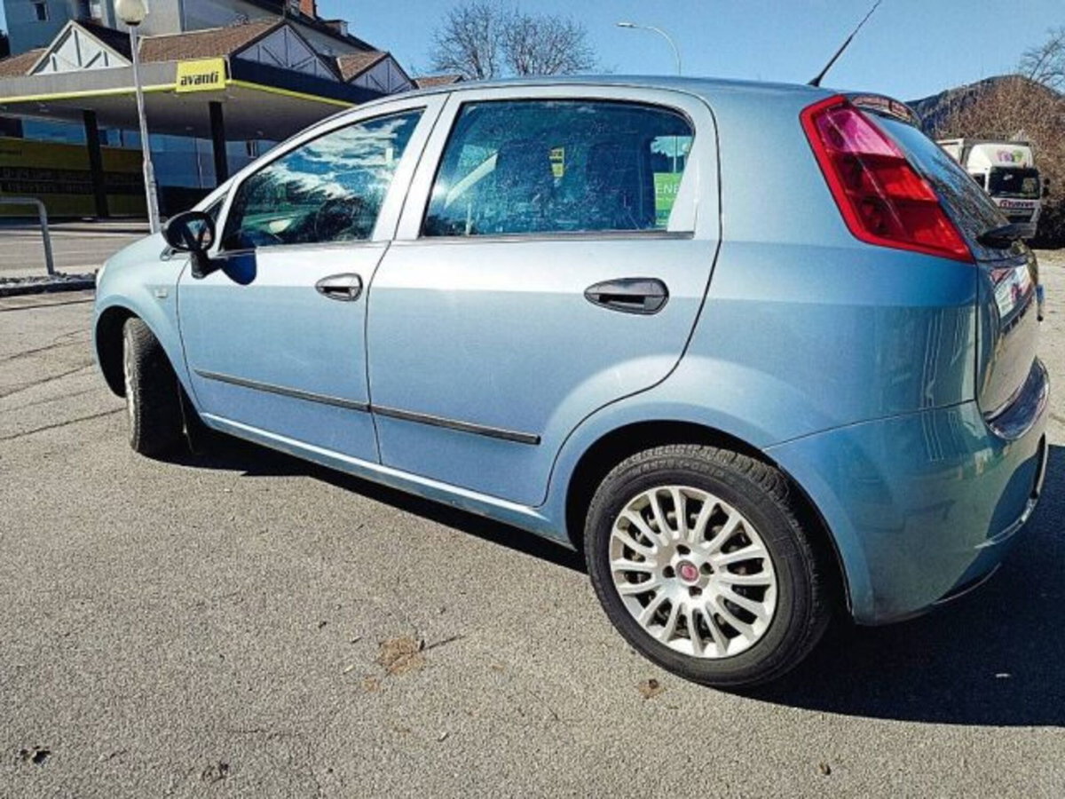 Fiat Punto 1.2i cat 5 porte (3)