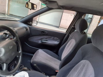Ford Escort 1.6 5 porte Ghia (8)