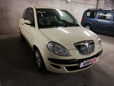 Lancia Ypsilon 1.2 Argento (2)